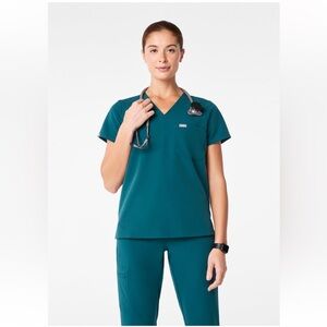 Figs Caribbean Blue Catarina One Pocket Scrub Top